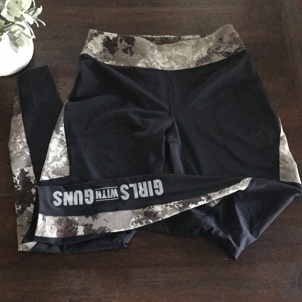 Girls with Guns Leggings